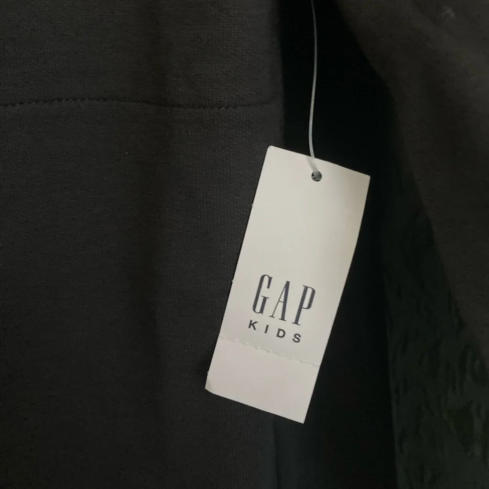 Gap | NWT Active Black Zip Up Hoodie
